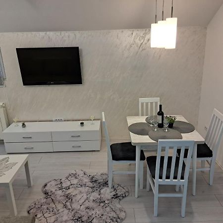 Appartamento Apartman Miva Belgrado Esterno foto